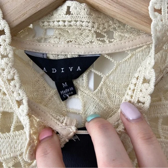 Adiva Lace High Neck Top - Size M - Picture 3 of 12